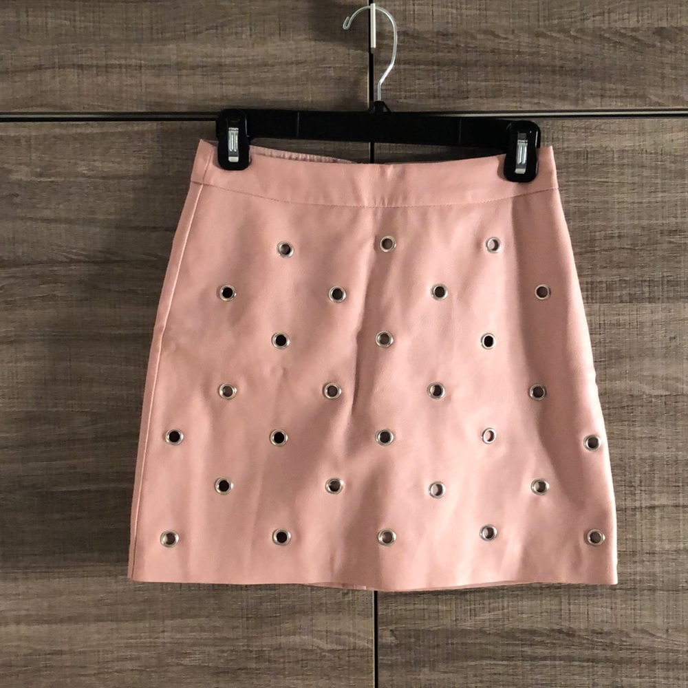 Pink skirt Witherspoon detailing